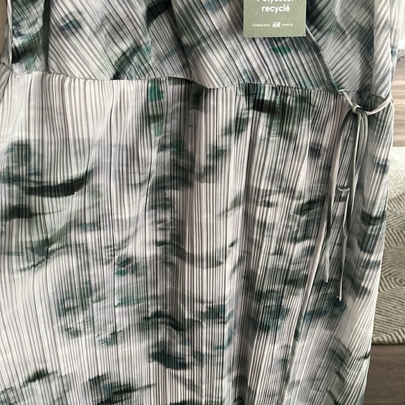 Brand New H&M pleated wrap over dress - Picture 2 of 6